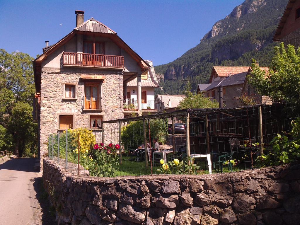 Pension Pallaruelo Saravillo Δωμάτιο φωτογραφία