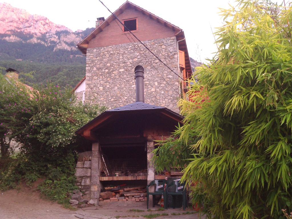 Pension Pallaruelo Saravillo Εξωτερικό φωτογραφία